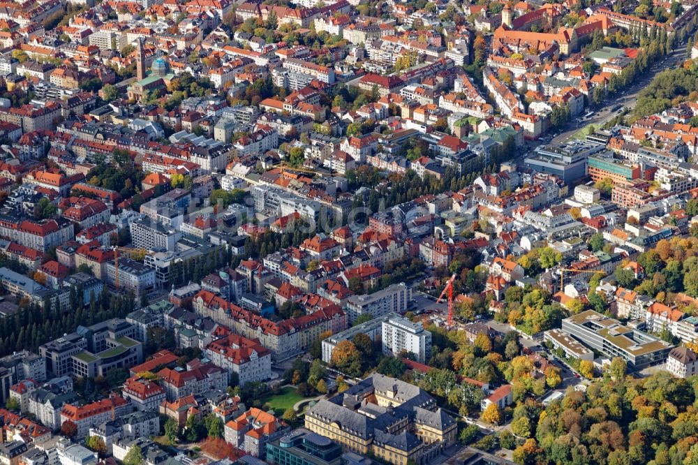 München aus der Vogelperspektive: Übersicht über den Bereich um die Leopoldstraße im Stadtteil Schwabing in München im Bundesland Bayern