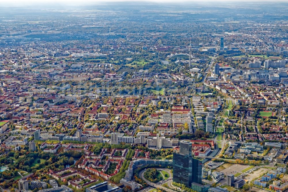 München von oben - Übersicht über den Stadtteil Schwabing im Stadtgebiet in München im Bundesland Bayern, Deutschland