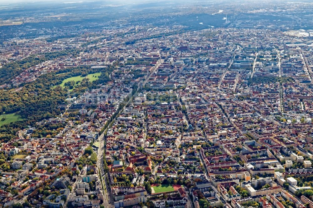 Luftbild München - Übersicht über den Stadtteil Schwabing im Stadtgebiet in München im Bundesland Bayern, Deutschland