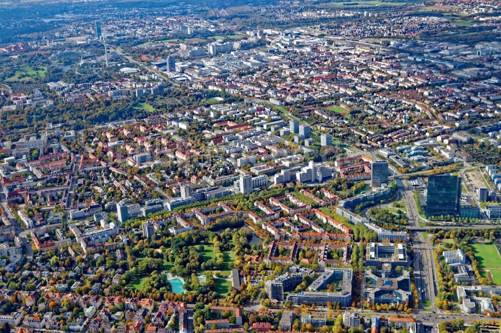 Luftbild München - Übersicht über den Stadtteil Schwabing im Stadtgebiet in München im Bundesland Bayern, Deutschland