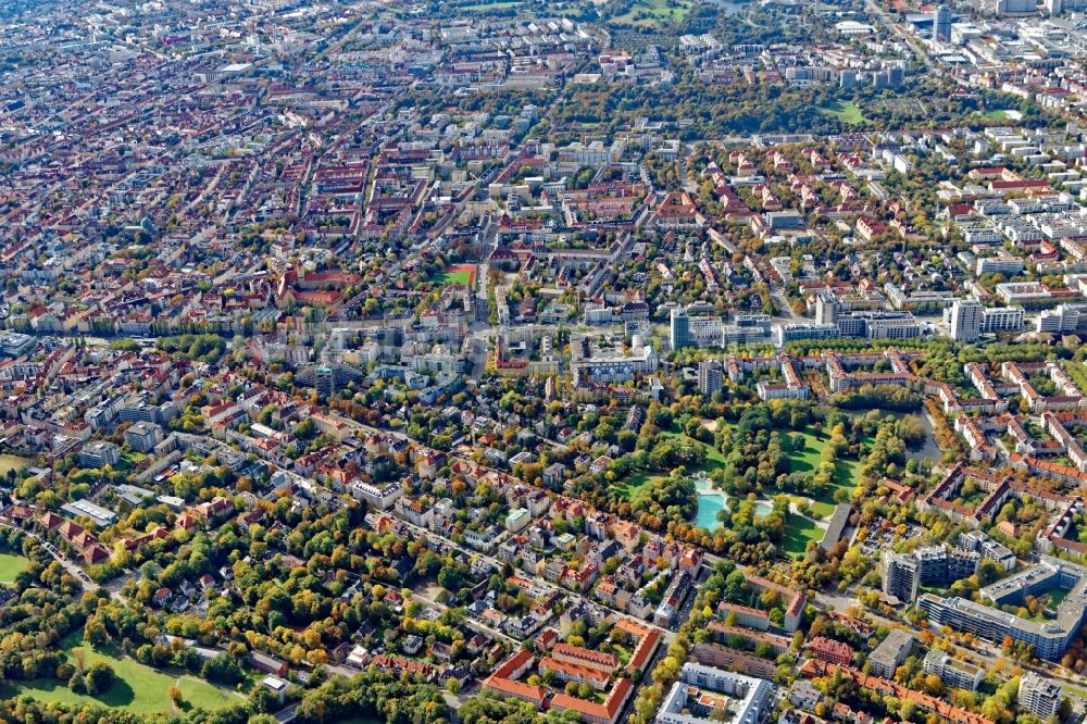 Luftaufnahme München - Übersicht über den Stadtteil Schwabing im Stadtgebiet in München im Bundesland Bayern, Deutschland