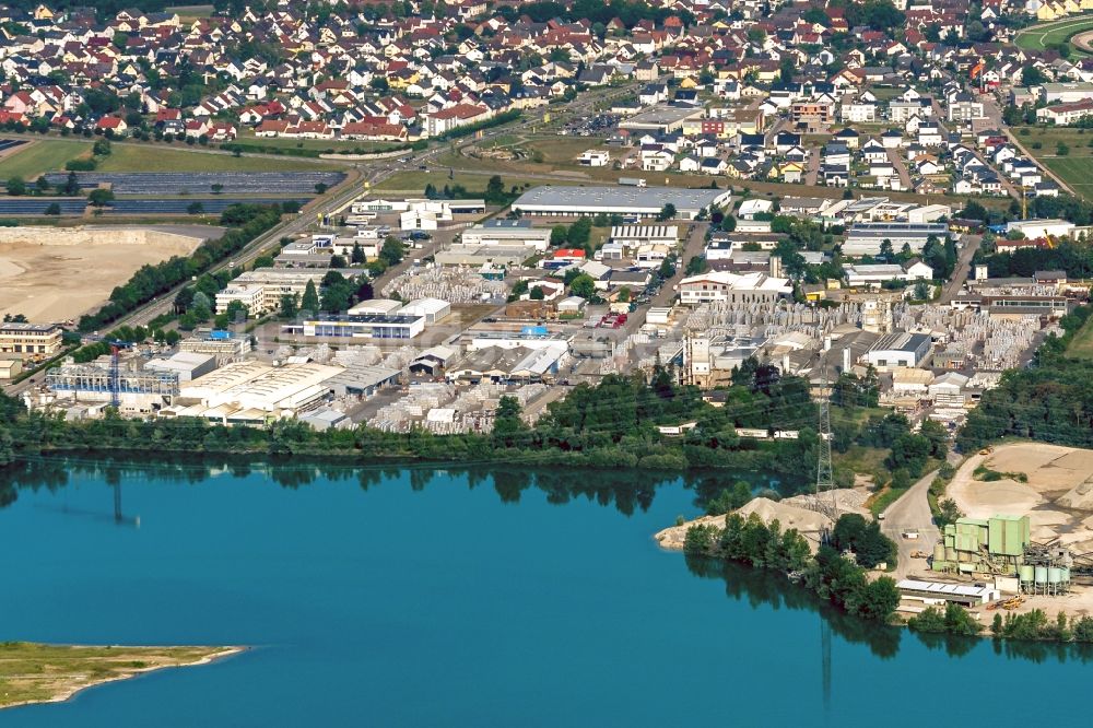 Luftaufnahme Iffezheim - Beton- und Baustoffmischwerk in Iffezheim im Bundesland Baden-Württemberg, Deutschland