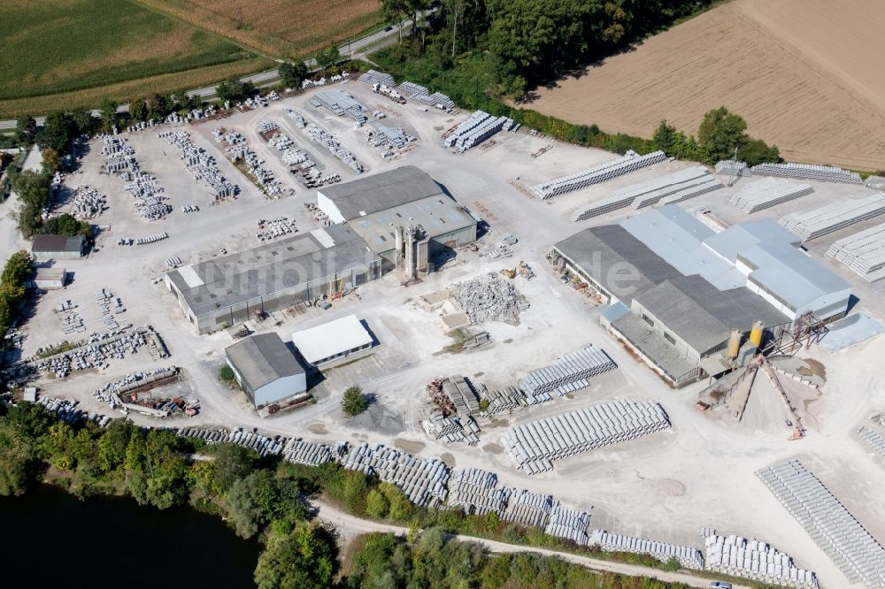 Kuhardt aus der Vogelperspektive: Beton- und Baustoffmischwerk in Kuhardt im Bundesland Rheinland-Pfalz, Deutschland