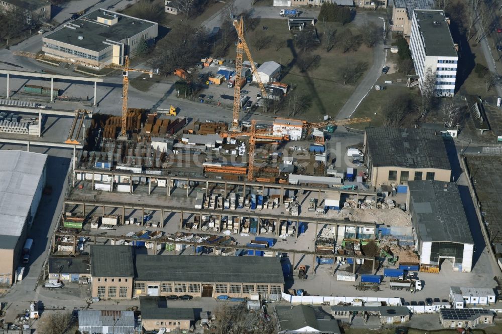 Luftbild Berlin - Beton- und Baustoffmischwerk im Ortsteil Bezirk Treptow-Köpenick in Berlin