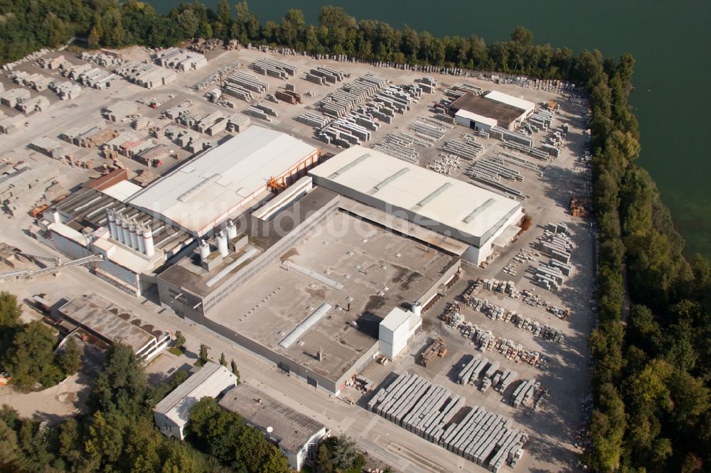 Eggenstein-Leopoldshafen aus der Vogelperspektive: Betonsteinwerk im Ortsteil Eggenstein in Eggenstein-Leopoldshafen im Bundesland Baden-Württemberg