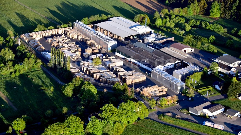 Berod bei Hachenburg von oben - Betriebsgelände der Firma Puderbach Holzhandel GmbH & Co. KG in Berod bei Hachenburg im Bundesland Rheinland-Pfalz, Deutschland