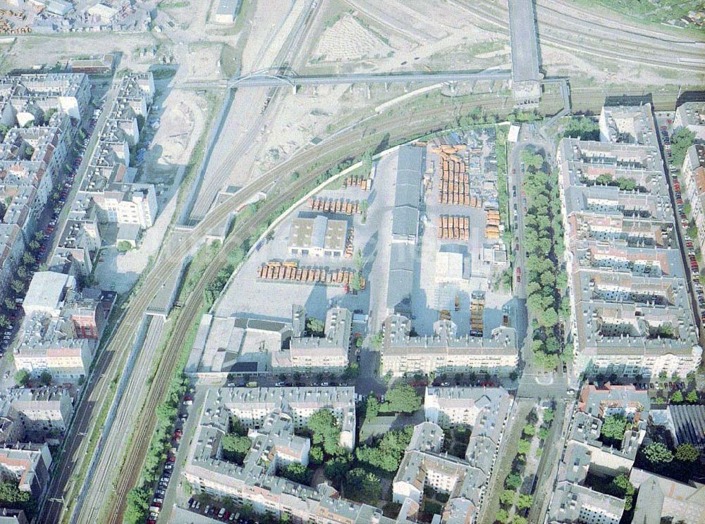 Luftbild Berlin - Prenzlauer - Berg - Betriebshof der Berliner Stadtreinigungsbetriebe (A2) an der Malmöer Straße 26 b in 10439 Berlin (Tel.: 030-75921104).