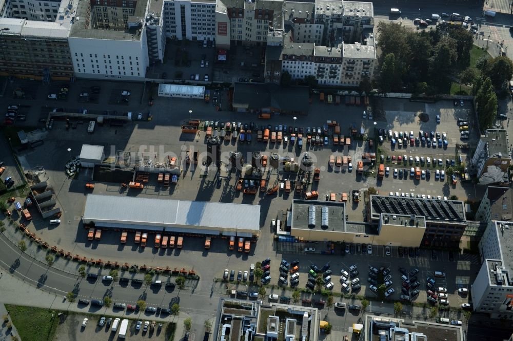 Luftaufnahme Berlin - Betriebshof der BSR Berliner Stadtreinigung an der Mühlenstraße in Berlin