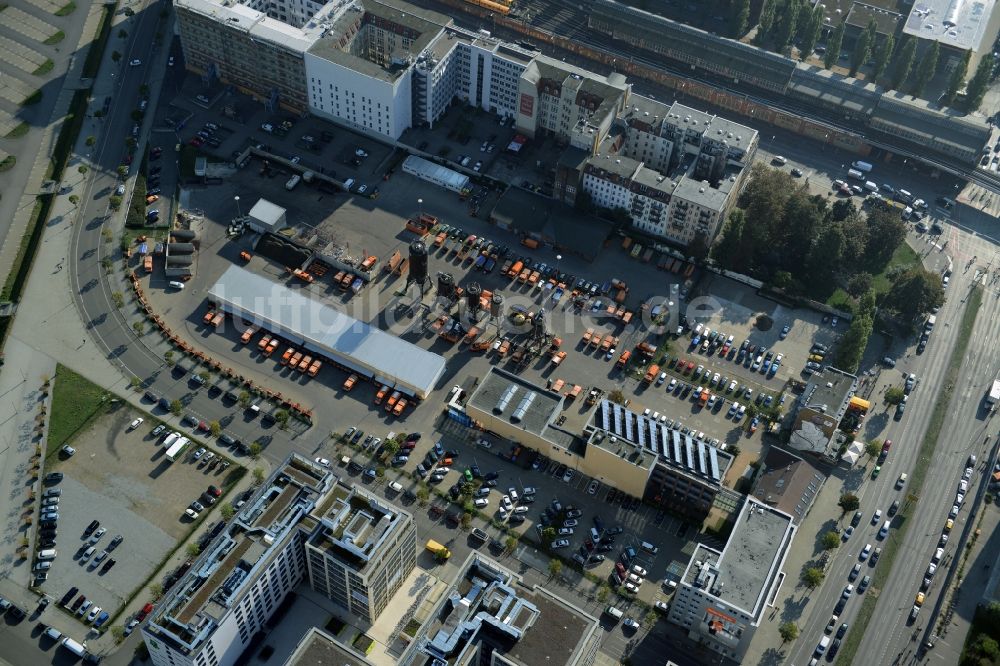 Berlin von oben - Betriebshof der BSR Berliner Stadtreinigung an der Mühlenstraße in Berlin