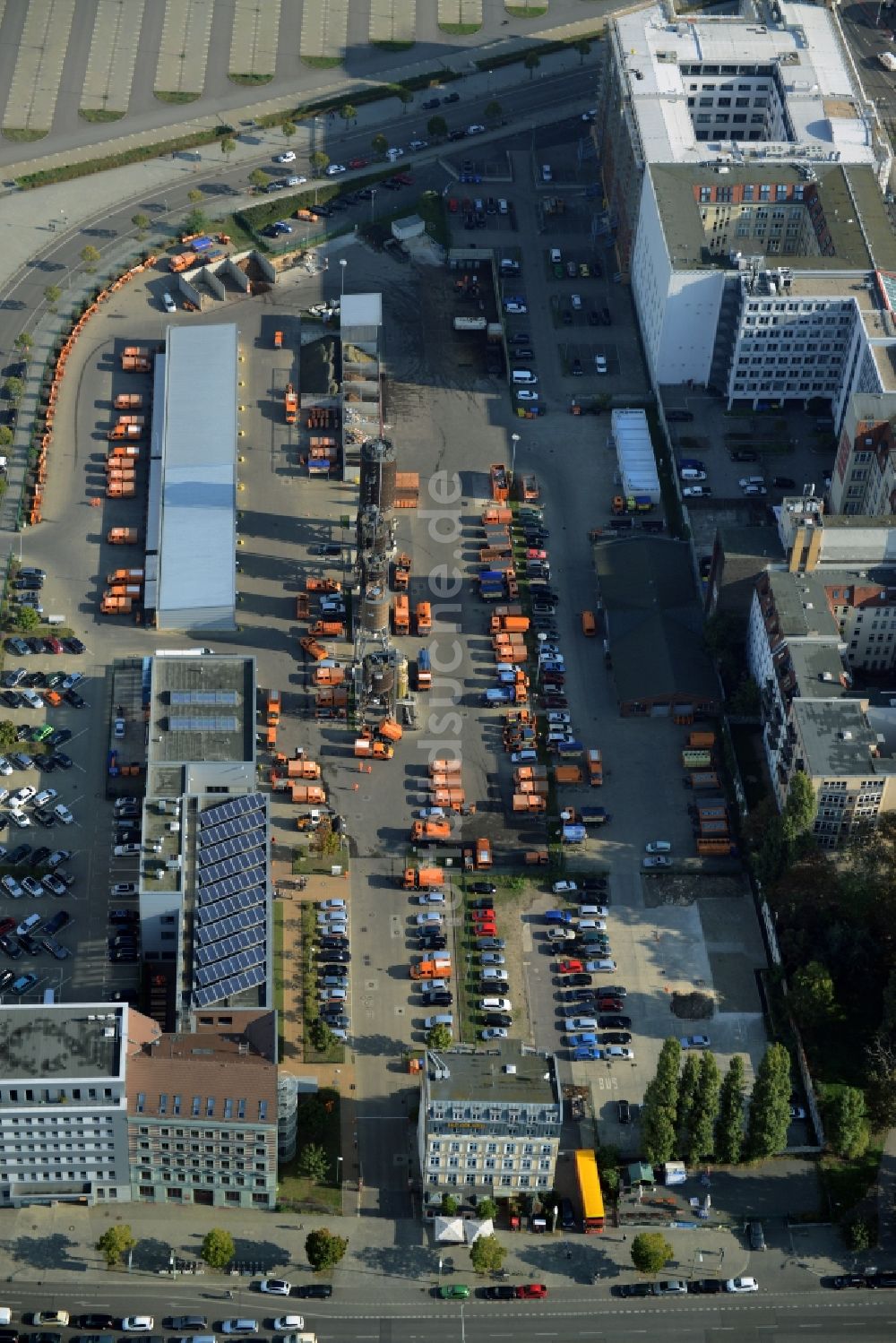 Luftaufnahme Berlin - Betriebshof der BSR Berliner Stadtreinigung an der Mühlenstraße in Berlin