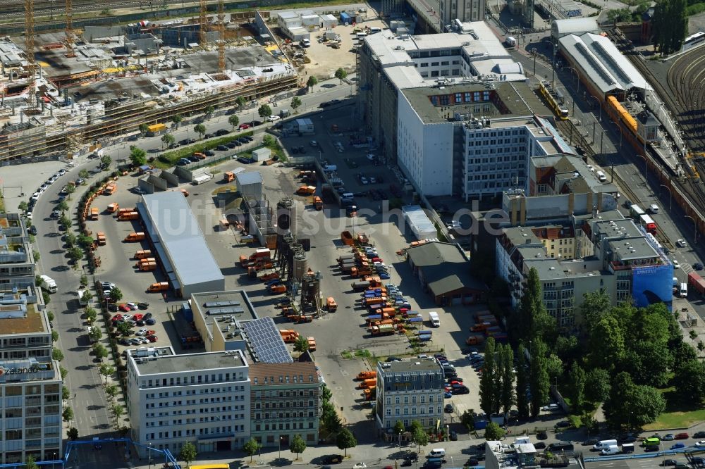 Luftaufnahme Berlin - Betriebshof der BSR Berliner Stadtreinigung an der Mühlenstraße in Berlin