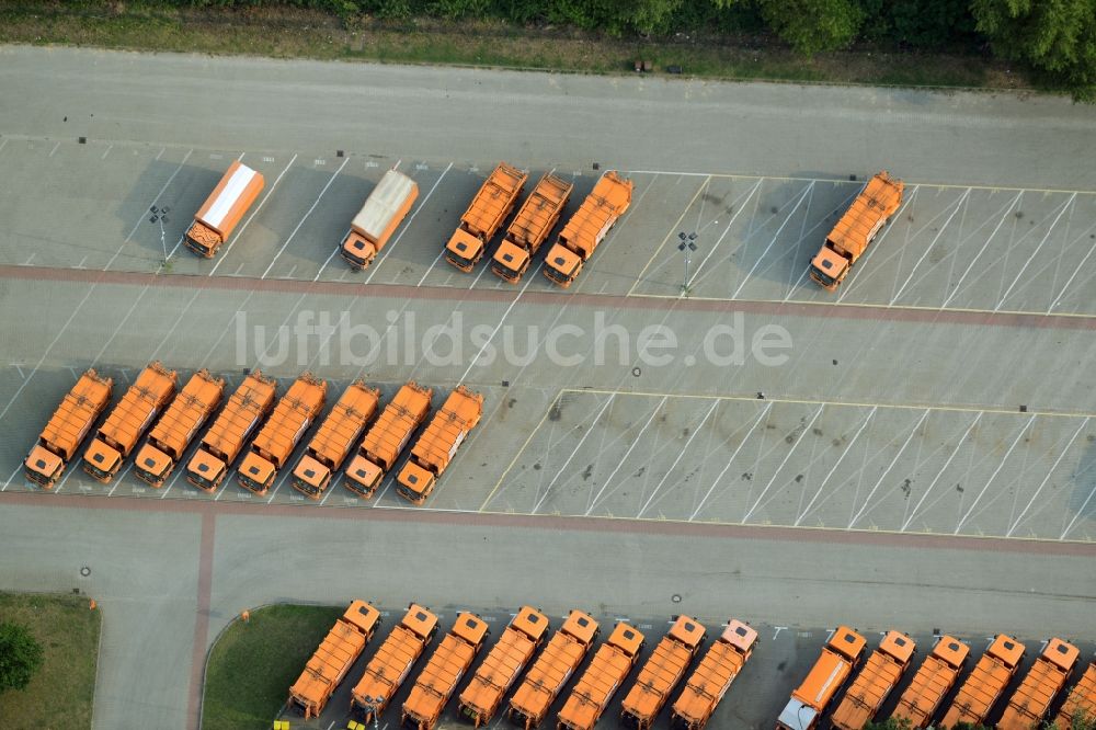 Luftaufnahme Berlin - Betriebshof der BSR Berliner Stadtreinigungsbetriebe im Stadtteil Britz in Berlin