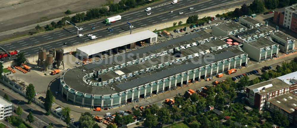 Berlin aus der Vogelperspektive: Betriebshof der BSR an der Ringbahnstraße im Ortsteil Tempelhof in Berlin, Deutschland