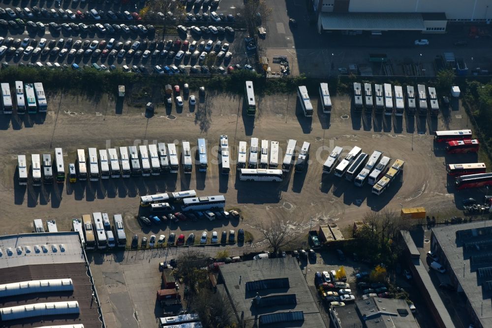 Berlin aus der Vogelperspektive: Betriebshof der Evo Bus GmbH Service Center in Mariendorf in Berlin, Deutschland