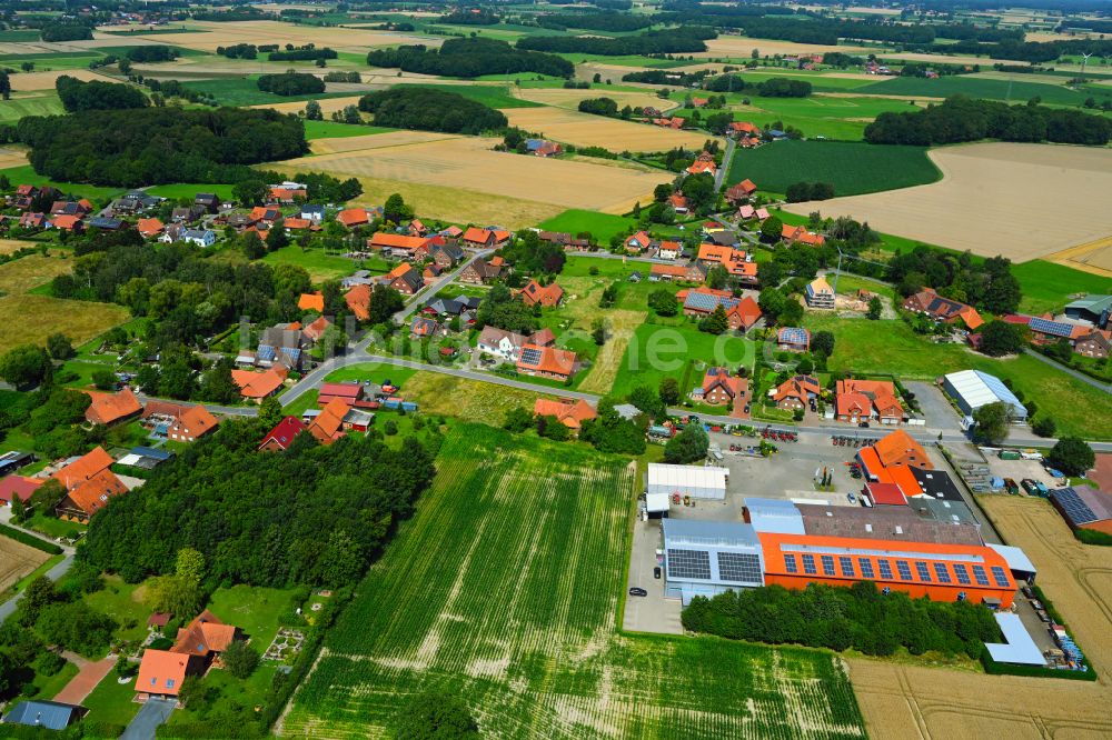 Raderhorst aus der Vogelperspektive: Betriebshof der W.Brase Land-u. Gartentechnik GmbH in Raderhorst im Bundesland Nordrhein-Westfalen, Deutschland