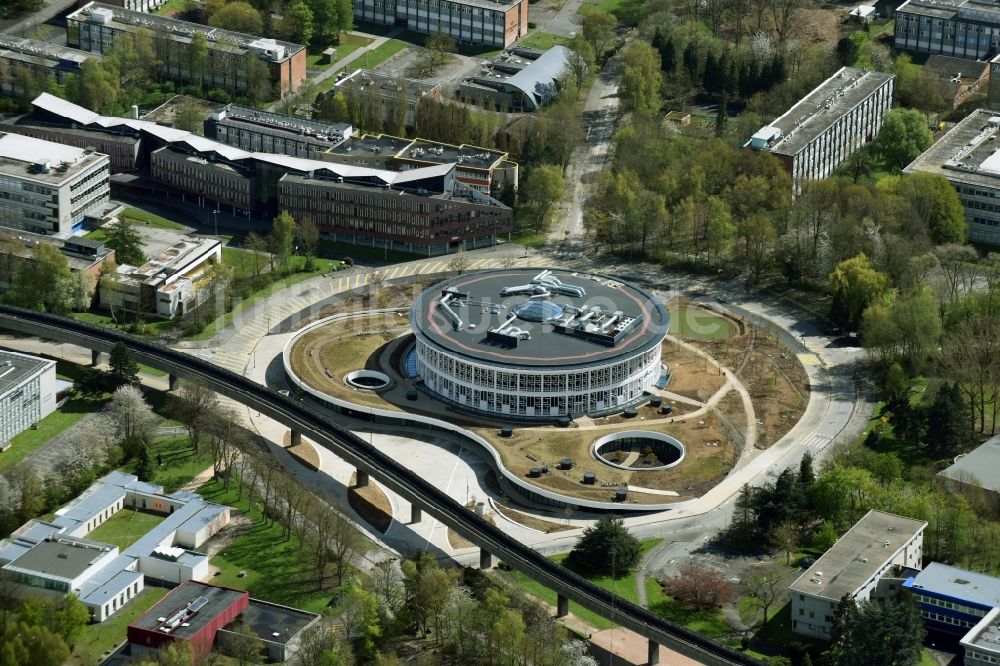 Lille von oben - Bibliotheks- Gebäude auf dem Campus der Universitäte Universite de Lille in Nord-Pas-de-Calais Picardie, Frankreich