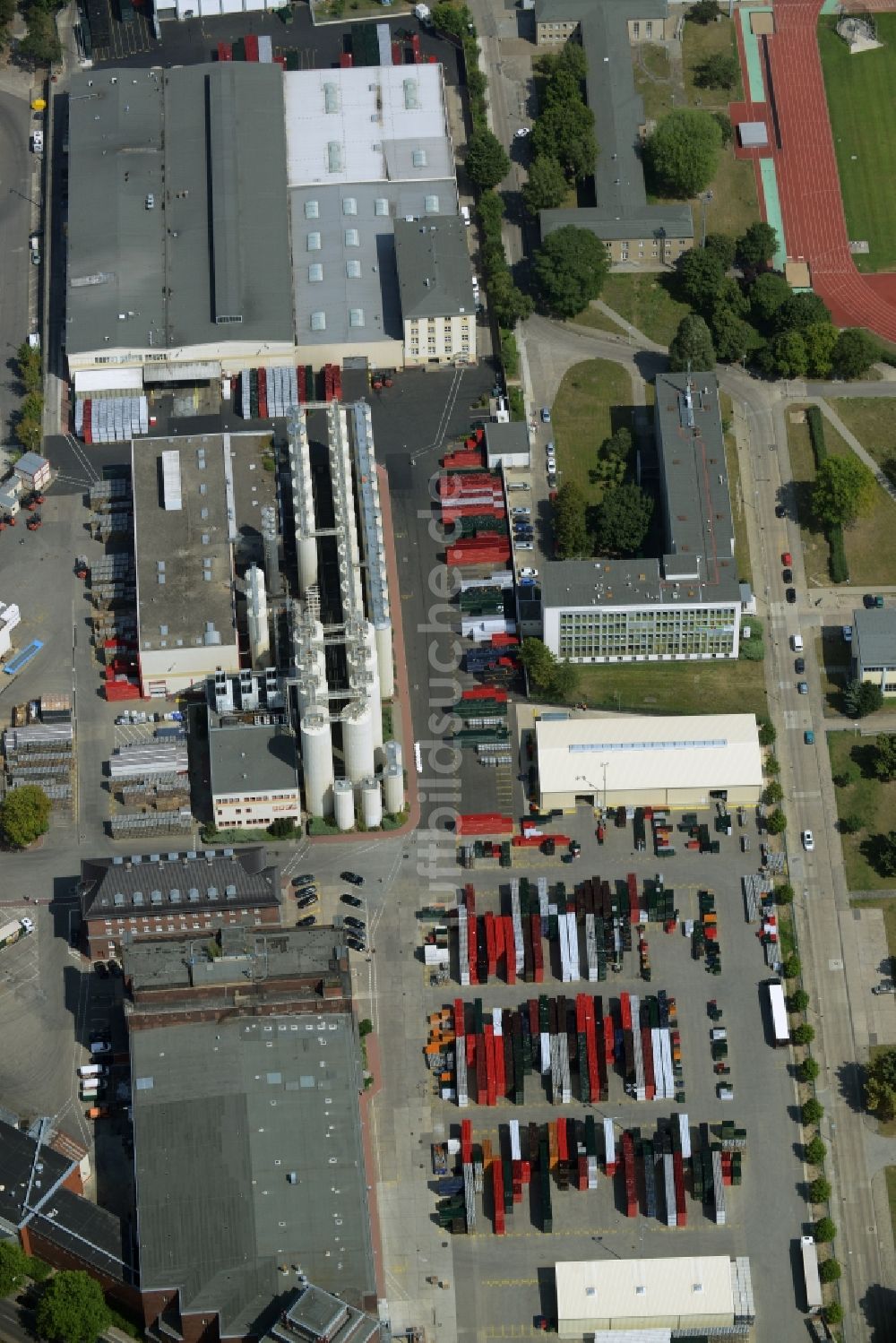 Luftaufnahme Berlin - Bierbrauerei-Werksgelände der Berliner Kindl Schultheiss Brauerei im Ortsteil Hohenschönhausen im Bezirk Lichtenberg in Berlin