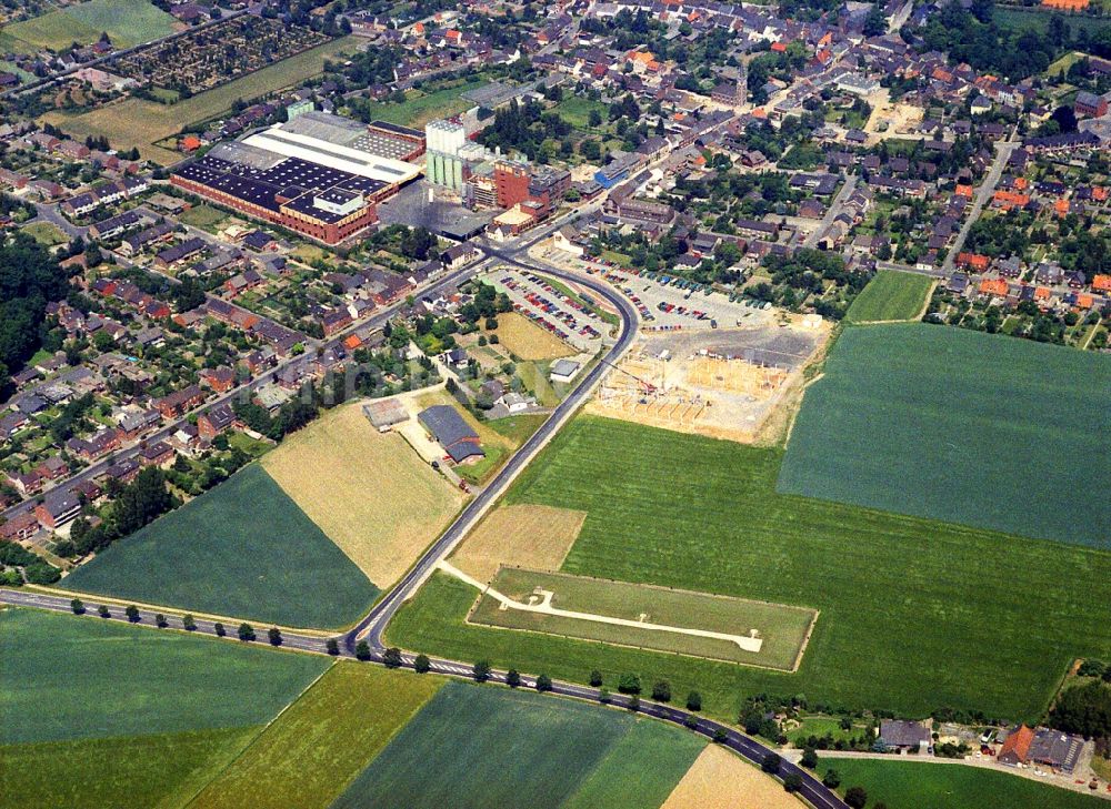 Luftaufnahme Issum - Bierbrauerei- Werksgelände der Brauerei Diebels GmbH & Co. KG in Issum im Bundesland Nordrhein-Westfalen