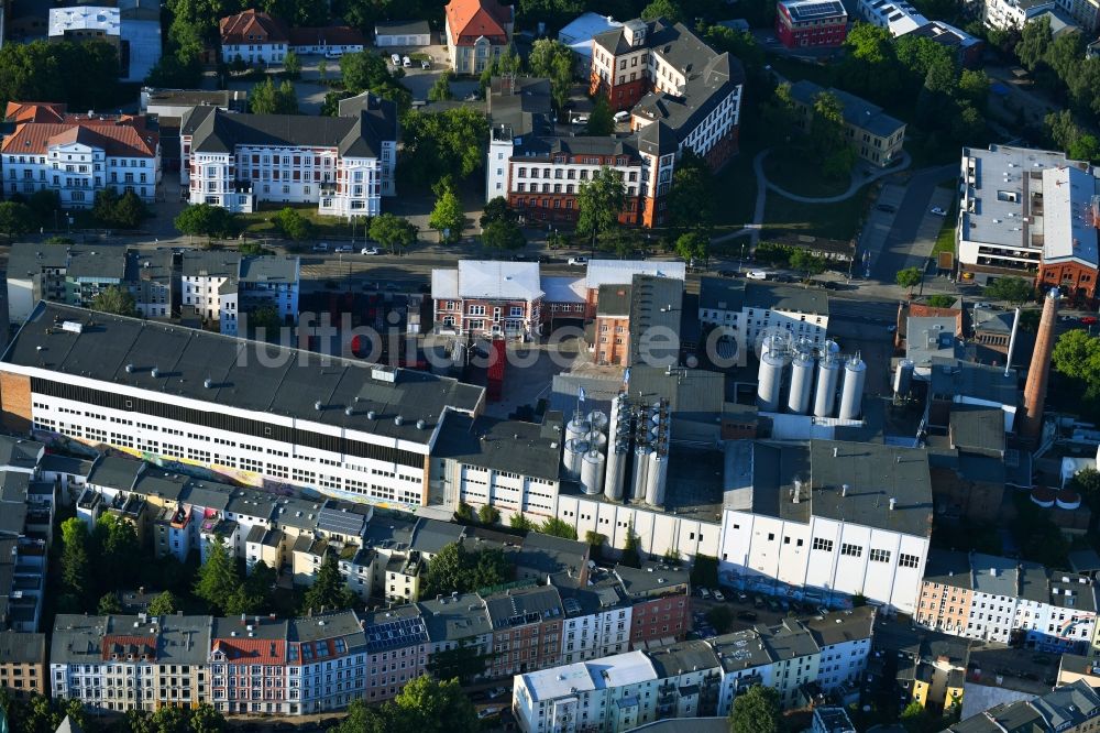 Luftbild Rostock - Bierbrauerei- Werksgelände der Hanseatischen Brauerei Rostock GmbH in Rostock im Bundesland Mecklenburg-Vorpommern, Deutschland