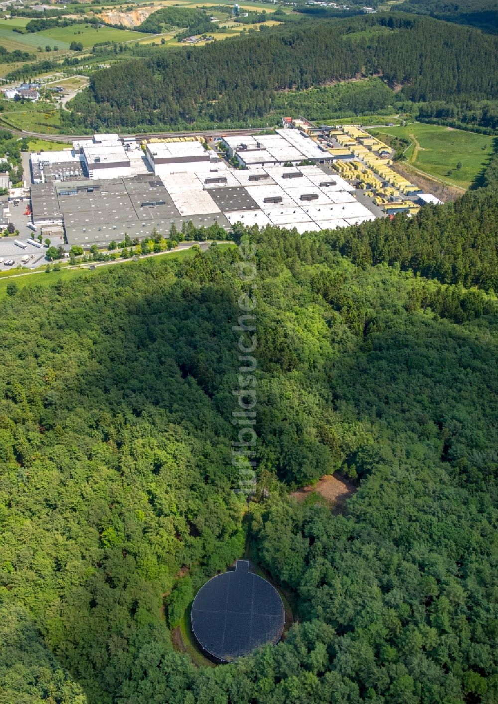 Luftbild Warstein - Bierbrauerei- Werksgelände der Warsteiner Brauerei Im Waldpark in Warstein im Bundesland Nordrhein-Westfalen