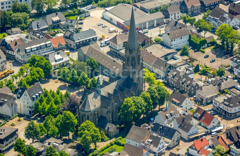 Luftaufnahme Warstein - Bierbrauerei- Werksgelände der Warsteiner Brauerei in Warstein im Bundesland Nordrhein-Westfalen