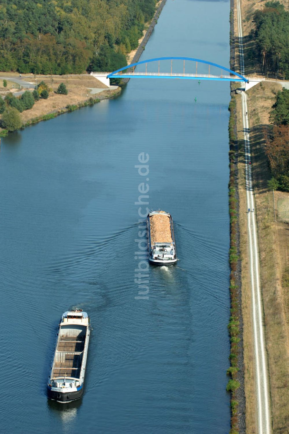 Luftbild Niegripp - Binnen- Schifsverkehr auf dem Elbe-Havel-Kanal bei Niegripp