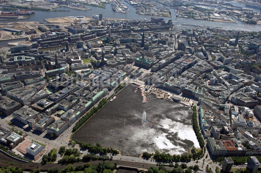 Luftbild HAMBURG - Binnenalster in der Hamburger Altstadt