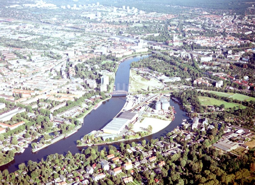 Berlin aus der Vogelperspektive: Binnenhafen Südhafen in Berlin, Deutschland