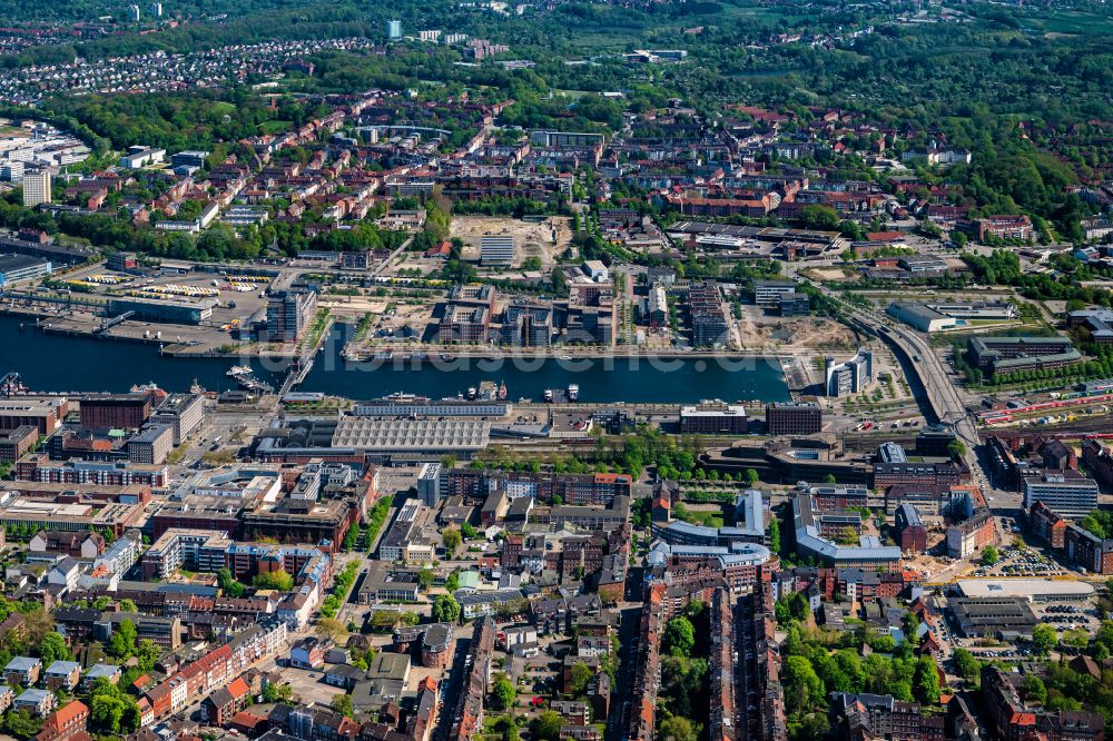 Kiel von oben - Binnenhafen Stadthafen in Kiel im Bundesland Schleswig-Holstein, Deutschland