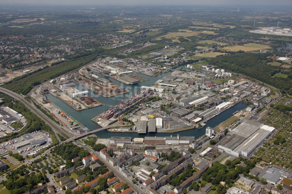 Dortmund aus der Vogelperspektive: Binnenschiffahrtszentrum Dortmunder Hafen in Dortmund im Bundesland Nordrhein-Westfalen