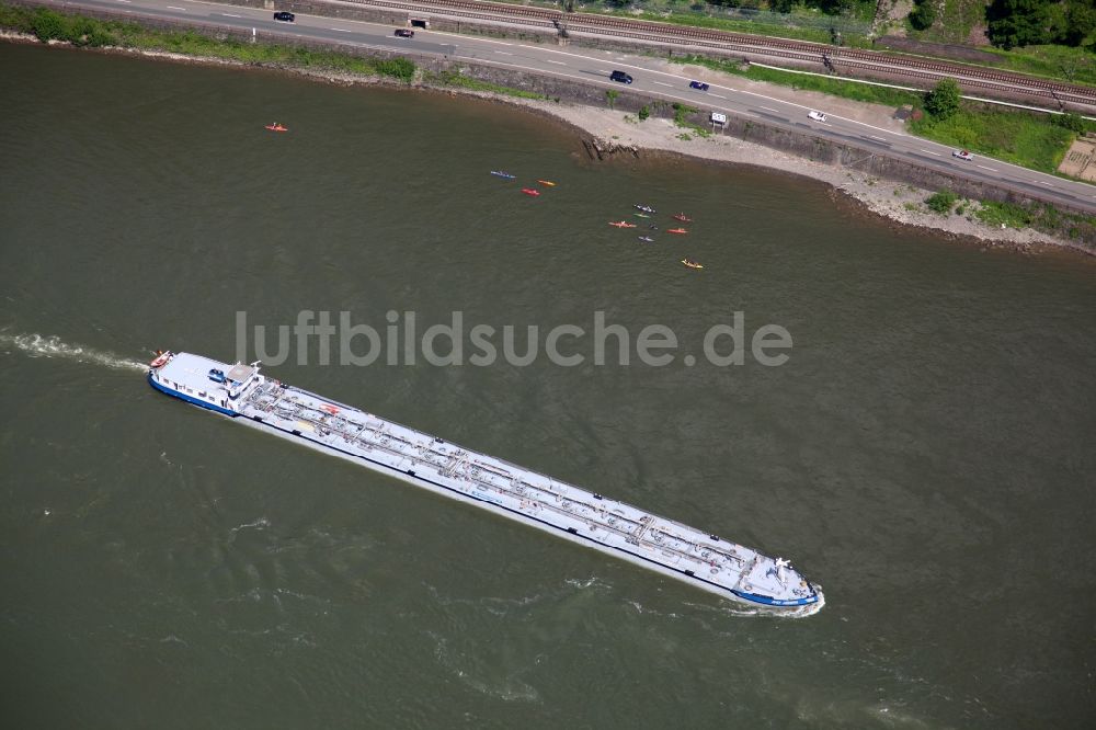 Luftbild Urbar - Binnenschifffahrt auf dem Rhein in Urbar im Bundesland Rheinland-Pfalz