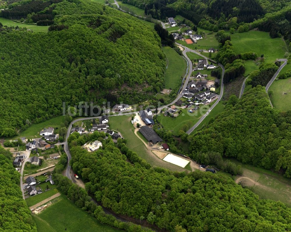 Kirchsahr von oben - Binzenbach in Kirchsahr im Bundesland Rheinland-Pfalz