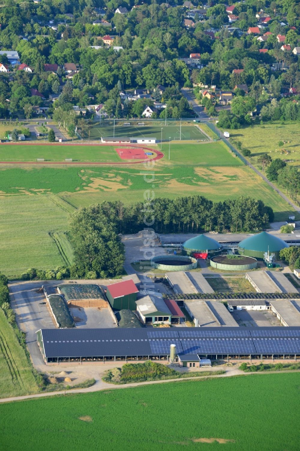 Luftbild Werneuchen - Biogas - Sammelbecken der Schweine- und Rindermastanlage an der Wegendorfer Straße in Werneuchen in Brandenburg