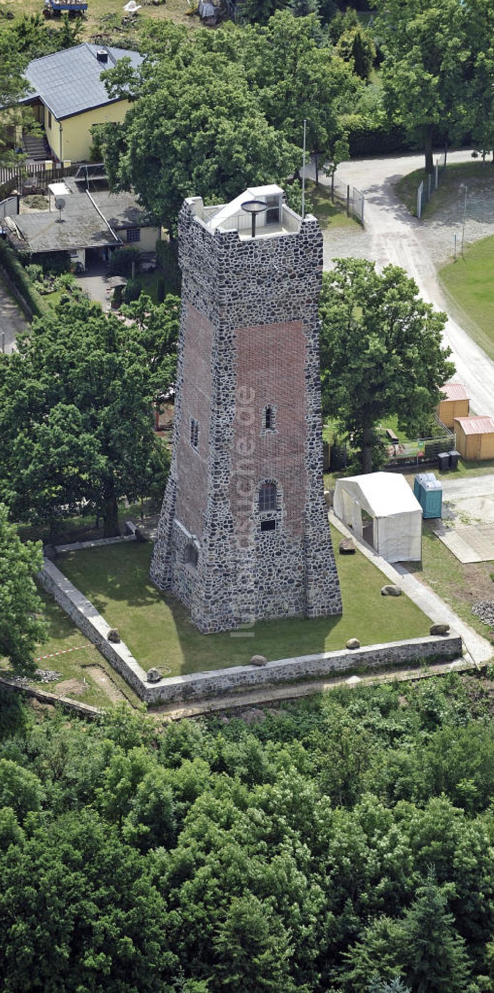 Burg von oben - Bismarck-Turm Burg