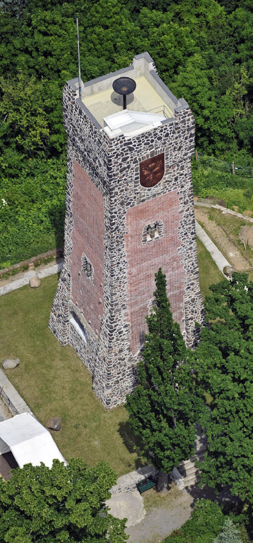 Luftbild Burg - Bismarck-Turm Burg