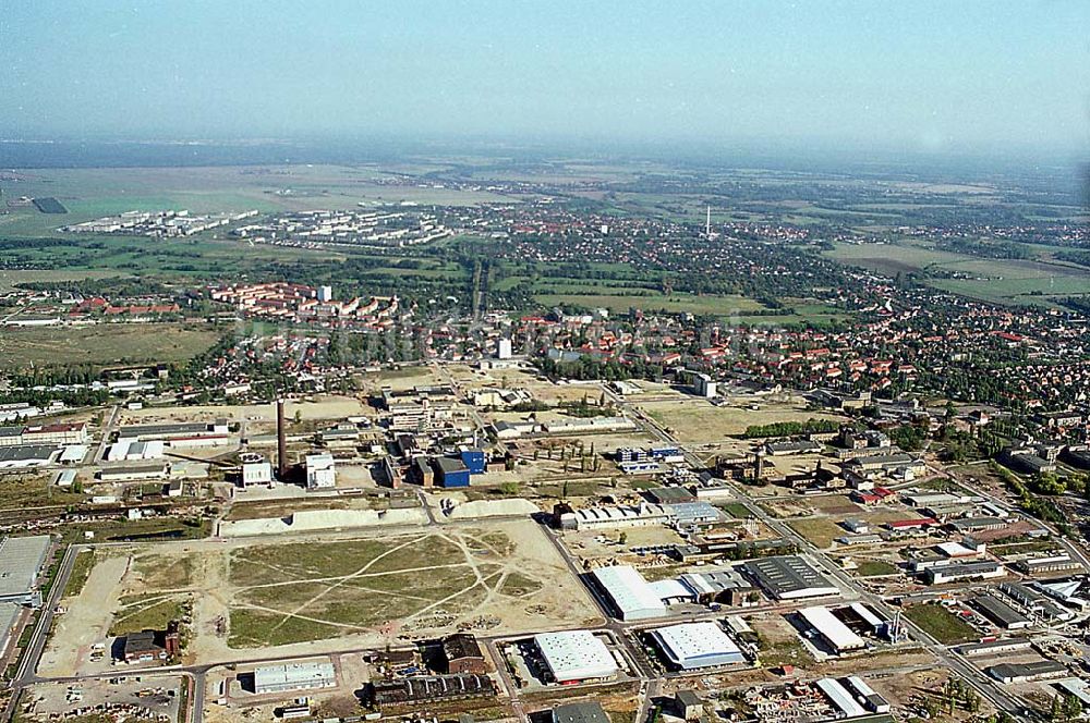 Luftaufnahme Bitterfeld/ Sachsen-Anhalt - Bitterfeld/ Sachsen-Anhalt 21.09.2003 Industriegebiet Südwest