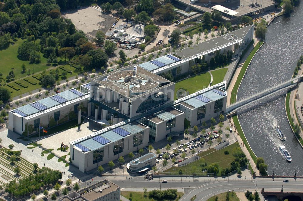 Berlin von oben - BKA Bundeskanzleramt im Regierungsviertel am Tiergarten