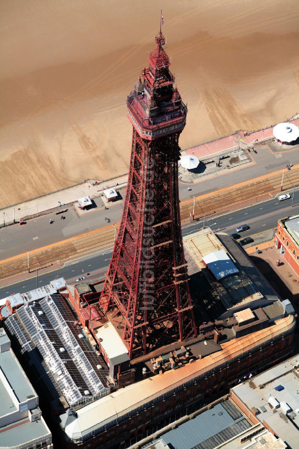 Luftaufnahme Blackpool - Blackpooltower am Strand von Blackpool