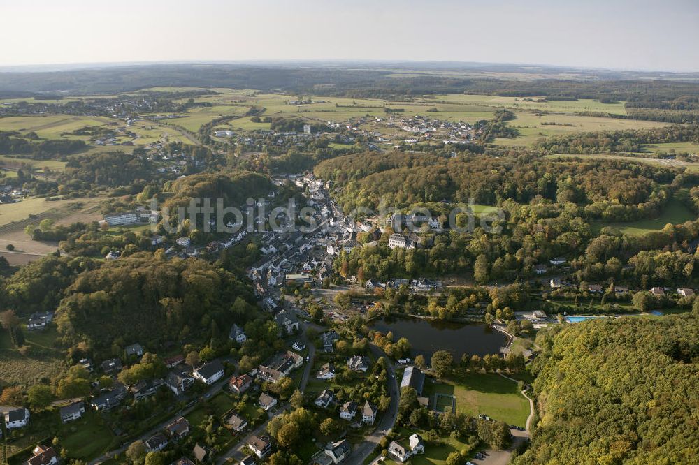 Blankenheim aus der Vogelperspektive: Blankenheim mit dem historischen Ortskern und die Burg Blankenheim