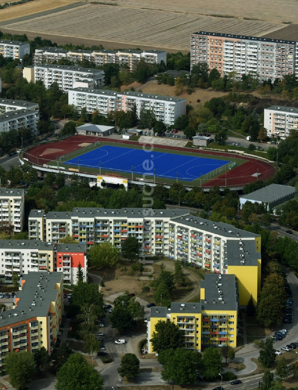 Luftbild Erfurt - Blau- farbiger Hockeyplatz- Sportanlage - Sportplatz Kaufland Stielerstraße in Erfurt im Bundesland Thüringen