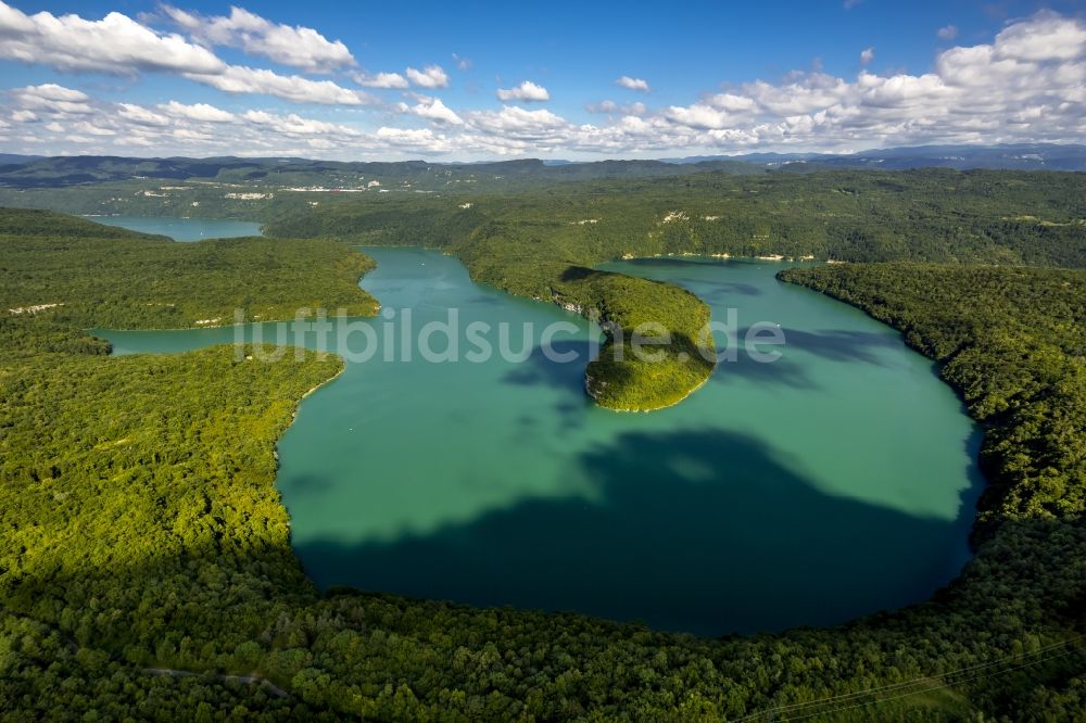 Lect von oben - Blaue Seenlandschaft in Lect in der Provinz Franche-Comté in Frankreich