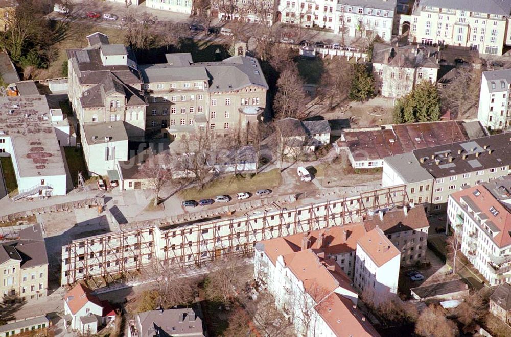 Luftaufnahme Potsdam - Blick auf die abgestützte, denkmalgeschützte Fassade des St