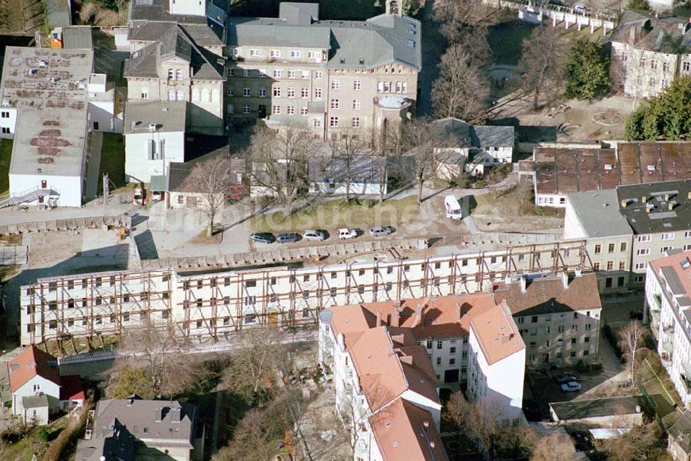 Potsdam von oben - Blick auf die abgestützte, denkmalgeschützte Fassade des St