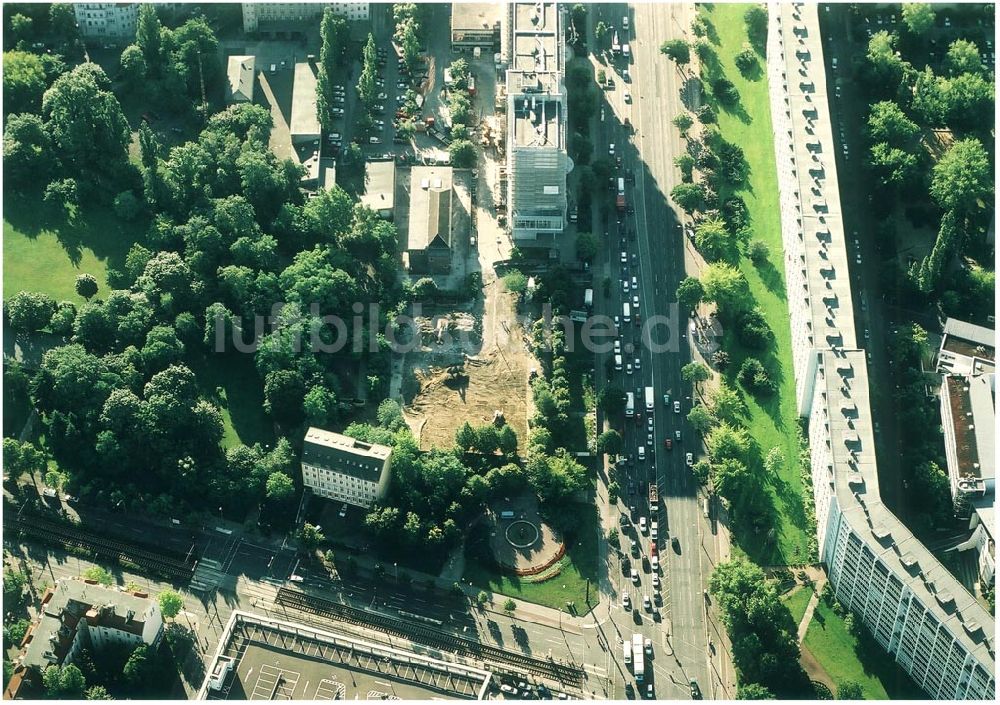 Luftbild Berlin - Blick auf Abriß Wohnhaus