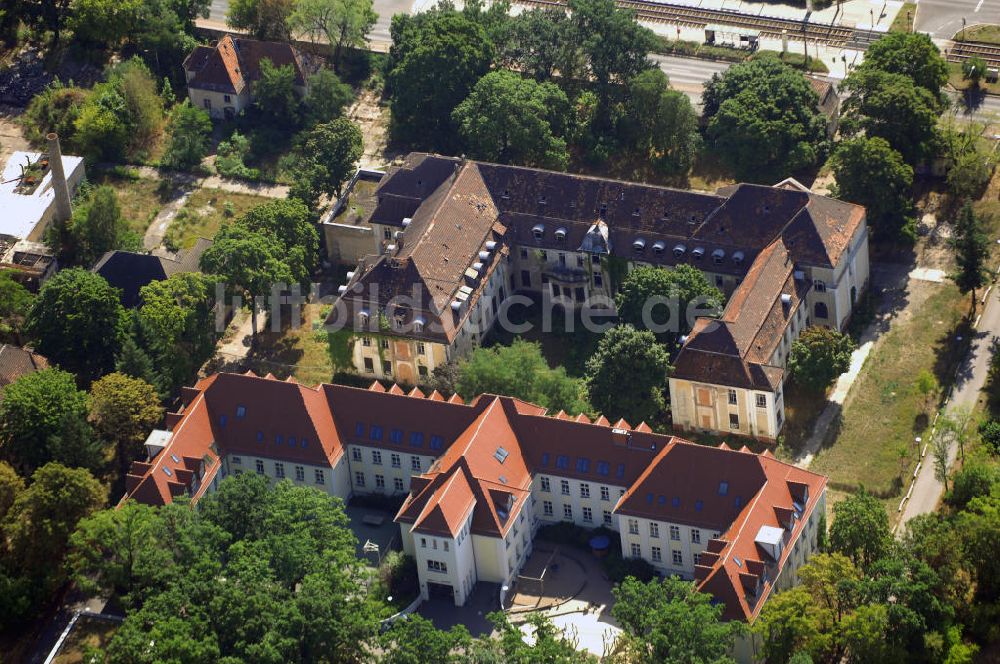 Luftbild Berlin - Blick auf die Albatros - Schule in Berlin - Köpenick