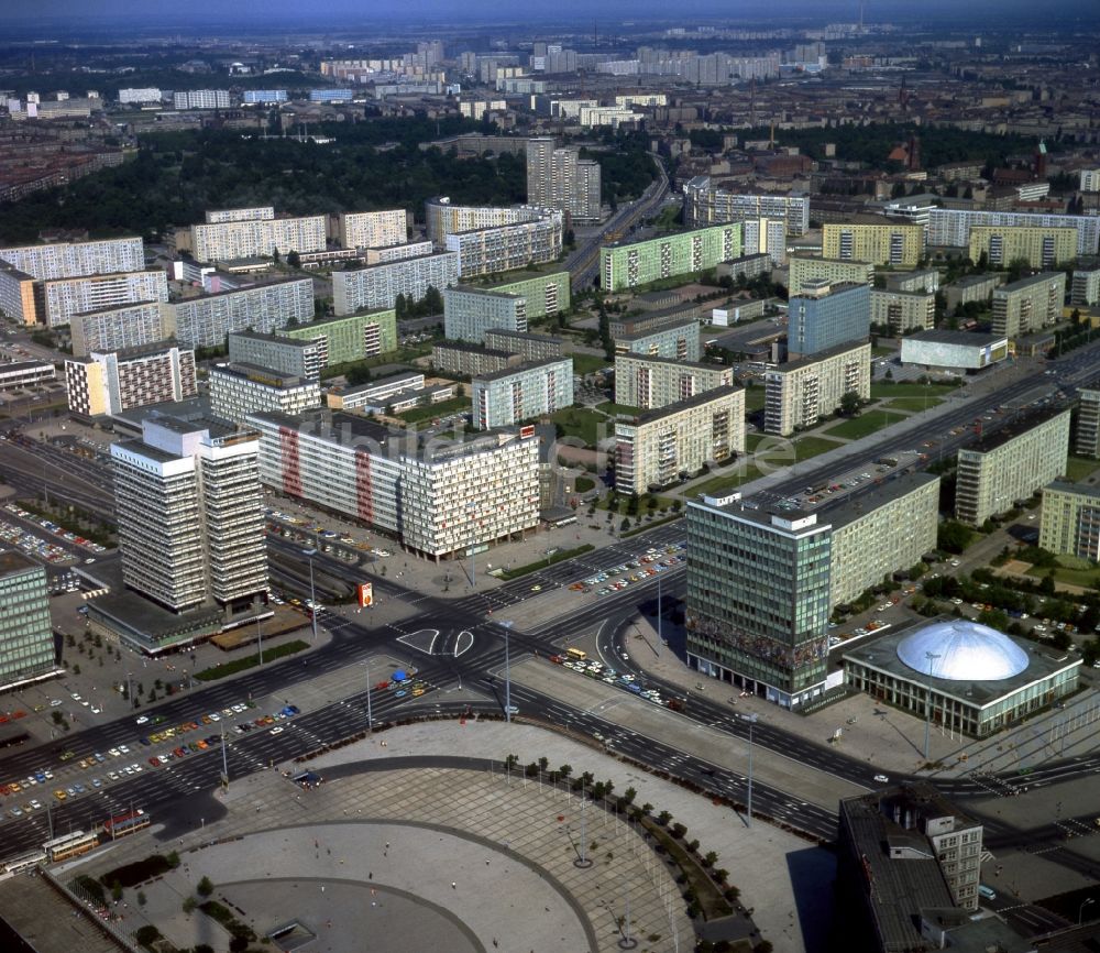 Luftbild Berlin - Blick vom Alexanderplatz in Richtung Mollstraße in Berlin