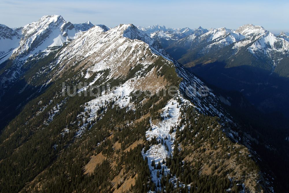 Luftbild Linderhof - Blick auf die Alpen bei Linderhof in Bayern