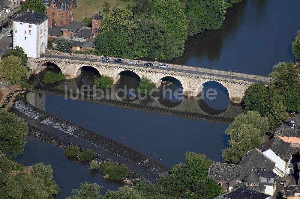 Luftaufnahme Limburg an der Lahn - Blick auf die Alte Lahnbrücke in Limburg an der Lahn