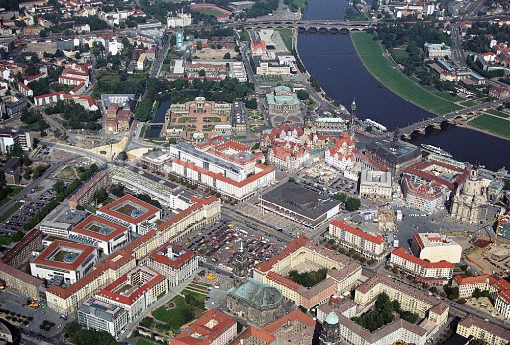 Dresden von oben - Blick auf den Altstadt und Zentrumsbereich von Dresden