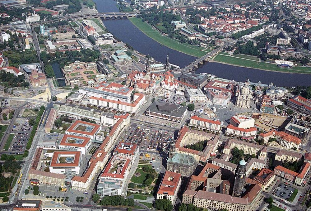 Dresden aus der Vogelperspektive: Blick auf den Altstadt und Zentrumsbereich von Dresden